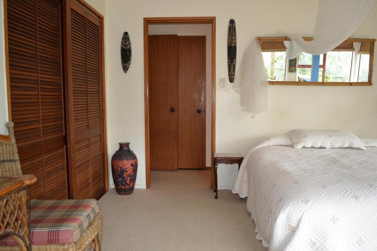 Great Barrier Oasis Lodge Tryphena Exterior photo