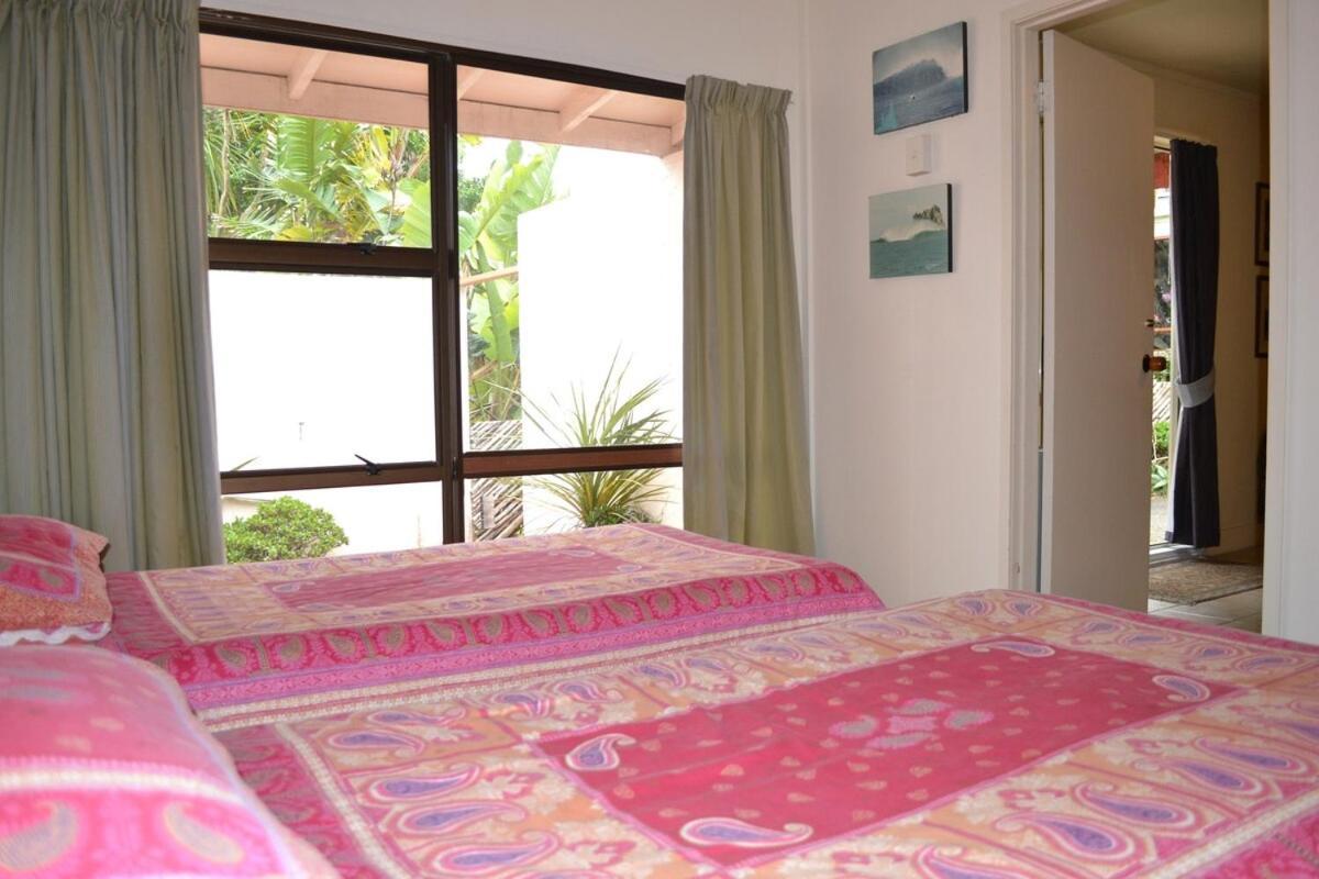 Great Barrier Oasis Lodge Tryphena Exterior photo