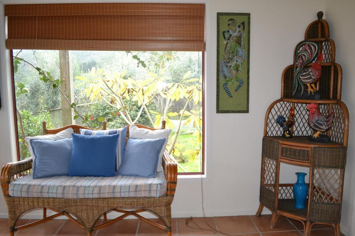 Great Barrier Oasis Lodge Tryphena Exterior photo